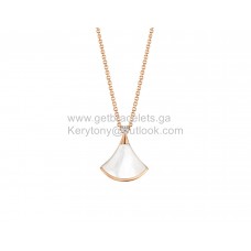 Bvlgari Divas Dream Small Necklace with Mother of pearl and 1 Diamodns Rose Gold Copy