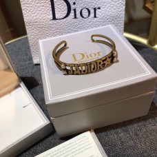 Morden Christian Dior JADIOR Motif White Pearl Charm Antique Brass Cuff Bangle Women Jewellery