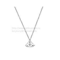 Bvlgari Divas Dream White Gold Openwork Necklace with White Gold Pendant with a Central Diamond